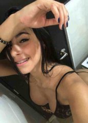 Enfermera y sus deliciosas tetas 5