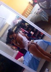 Valeria mostrando su cuerpo 15