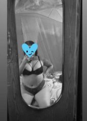 Putita Manuela Gomez mostrando su cuerpo 4