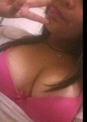 Aixa presumiendo sus tetas 11