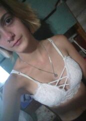 Flaquita Olivia mostrando cuerpo 14