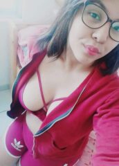 Raquel presumiendo sus ricas tetas. 7