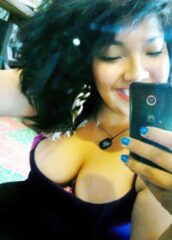 Morena rica mostrando su cuerpo 12