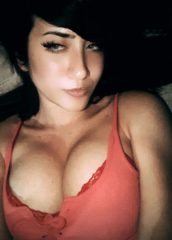 Jugosas pechugas de Alisson 13